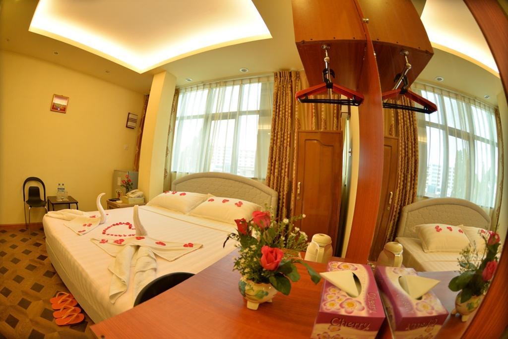 New Golden Forward Hotel Yangon Eksteriør bilde