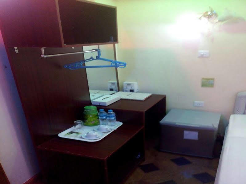 New Golden Forward Hotel Yangon Eksteriør bilde