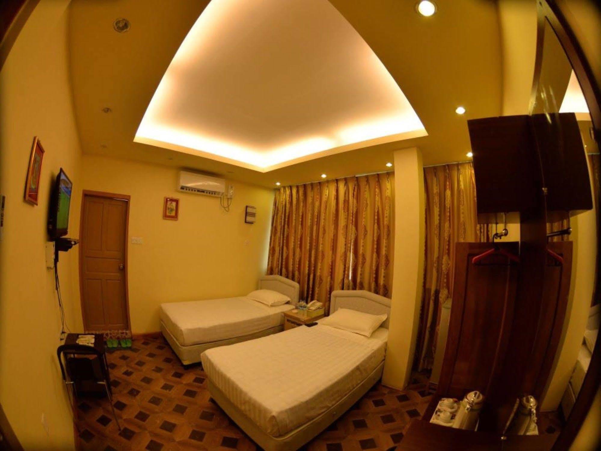 New Golden Forward Hotel Yangon Eksteriør bilde