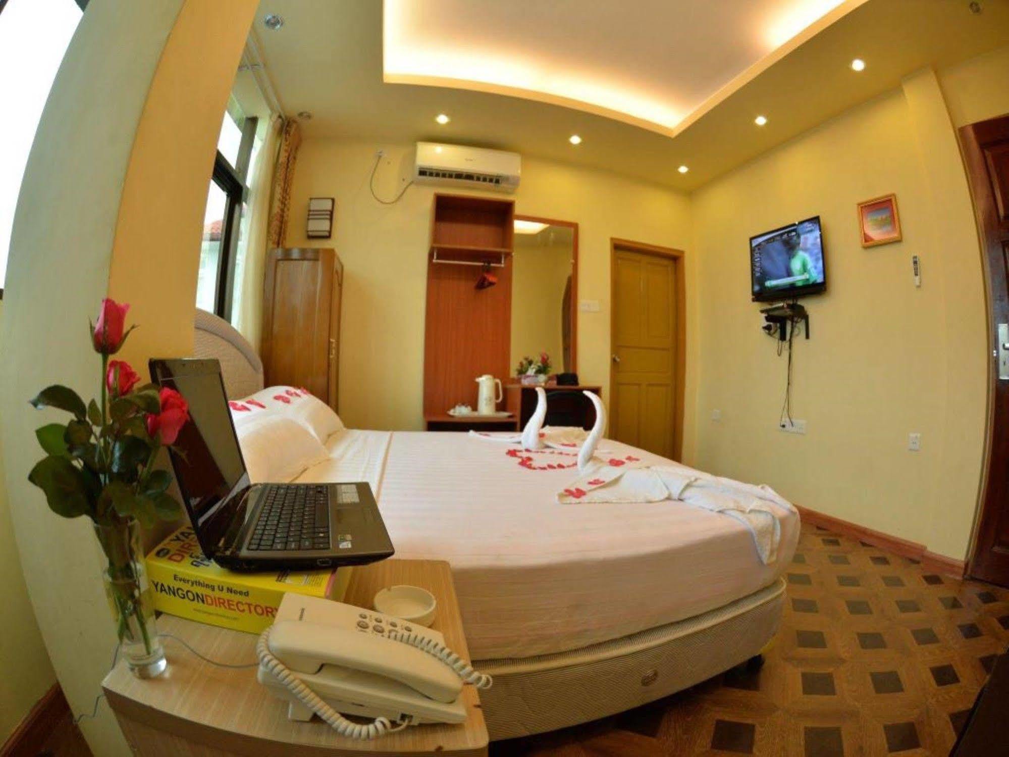 New Golden Forward Hotel Yangon Eksteriør bilde