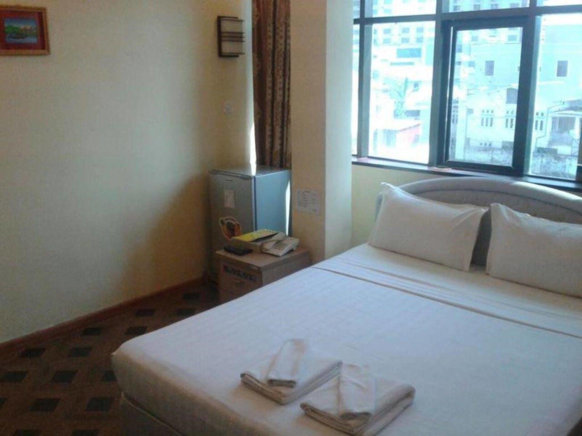 New Golden Forward Hotel Yangon Eksteriør bilde