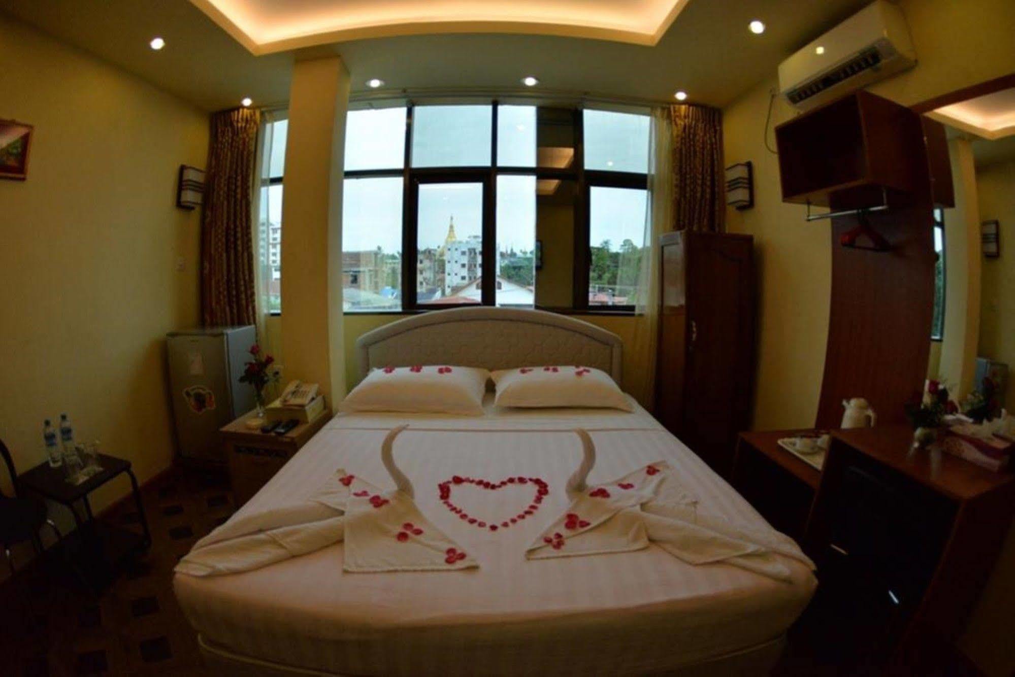 New Golden Forward Hotel Yangon Eksteriør bilde